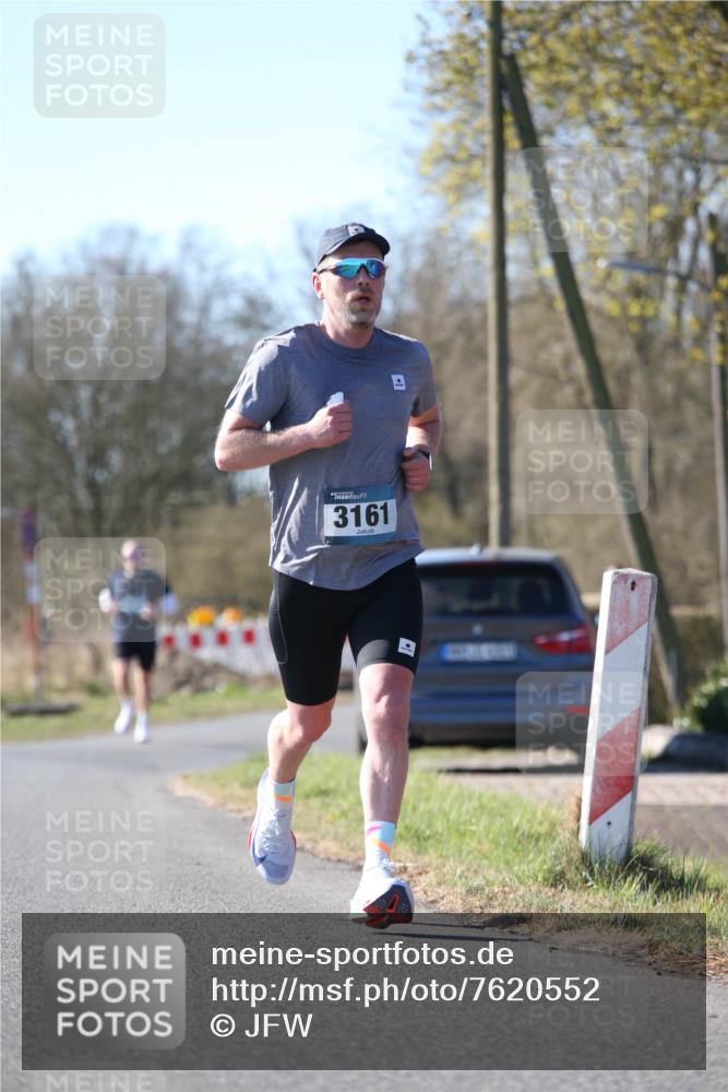06.04.2025 - 44. Internationalen Wilhelmsburger Insellauf Jannik Wohlers http://msf.ph/oto/7620552 06.04.2025 10:07:02 Laufen 3161 meine-sportfotos.de