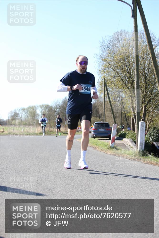 06.04.2025 - 44. Internationalen Wilhelmsburger Insellauf Jannik Wohlers http://msf.ph/oto/7620577 06.04.2025 10:07:14 Laufen 4548 meine-sportfotos.de