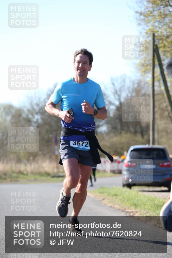 06.04.2025 - 44. Internationalen Wilhelmsburger Insellauf Jannik Wohlers http://msf.ph/oto/7620824 06.04.2025 10:08:05 Laufen 3572 meine-sportfotos.de