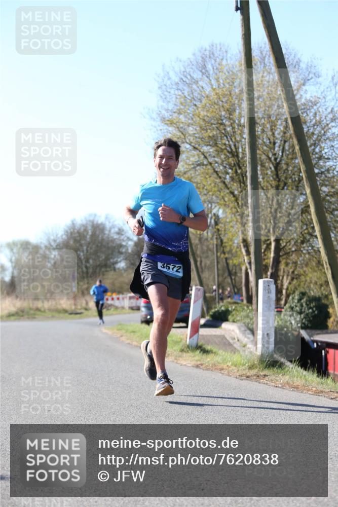 06.04.2025 - 44. Internationalen Wilhelmsburger Insellauf Jannik Wohlers http://msf.ph/oto/7620838 06.04.2025 10:08:06 Laufen 3572 meine-sportfotos.de