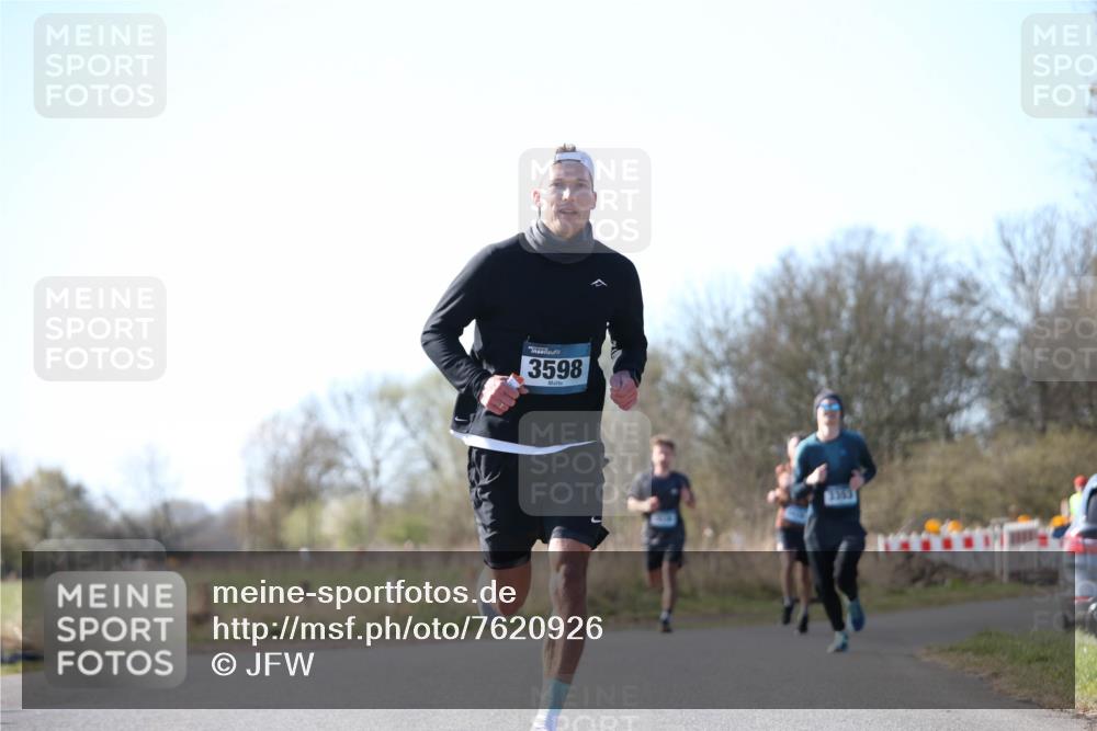 06.04.2025 - 44. Internationalen Wilhelmsburger Insellauf Jannik Wohlers http://msf.ph/oto/7620926 06.04.2025 10:08:29 Laufen 3598, 3353 meine-sportfotos.de