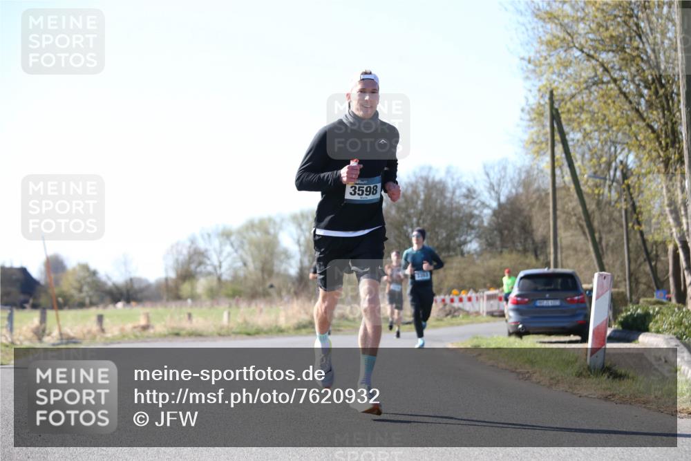 06.04.2025 - 44. Internationalen Wilhelmsburger Insellauf Jannik Wohlers http://msf.ph/oto/7620932 06.04.2025 10:08:30 Laufen 3598 meine-sportfotos.de