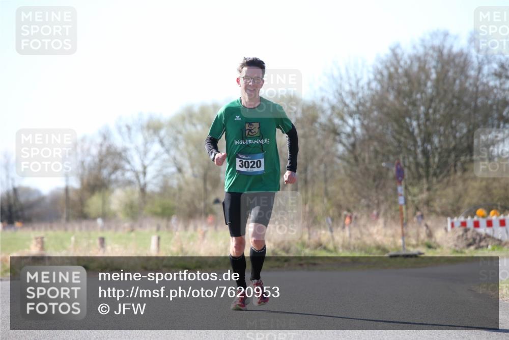 06.04.2025 - 44. Internationalen Wilhelmsburger Insellauf Jannik Wohlers http://msf.ph/oto/7620953 06.04.2025 10:08:49 Laufen 3020 meine-sportfotos.de