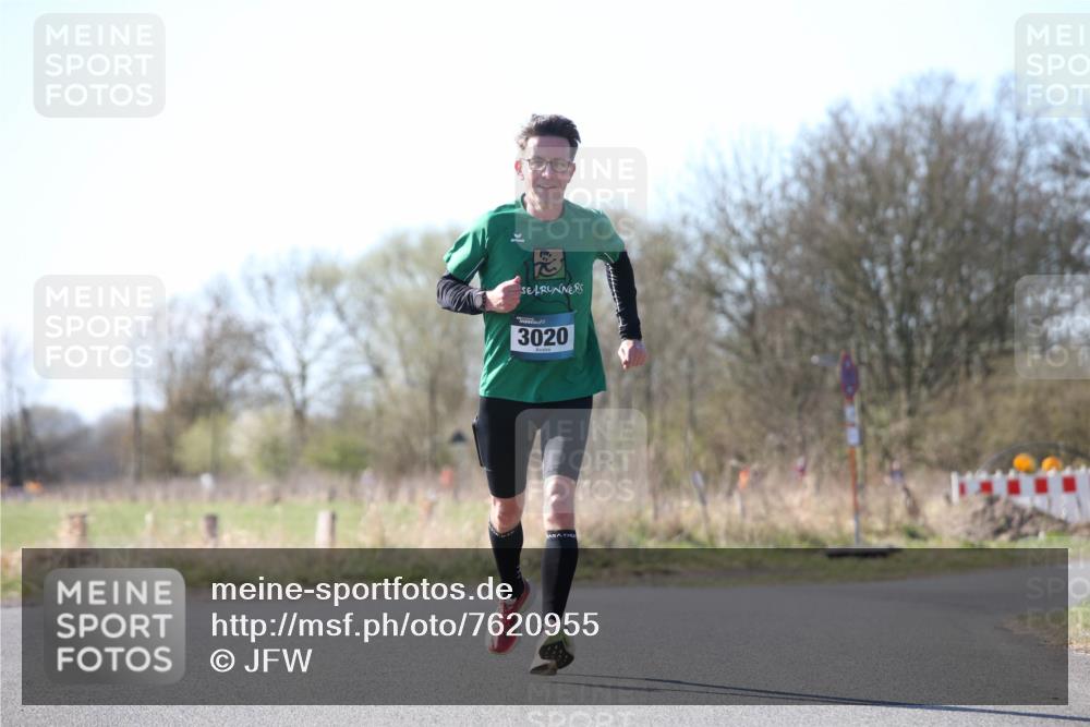 06.04.2025 - 44. Internationalen Wilhelmsburger Insellauf Jannik Wohlers http://msf.ph/oto/7620955 06.04.2025 10:08:49 Laufen 3020 meine-sportfotos.de
