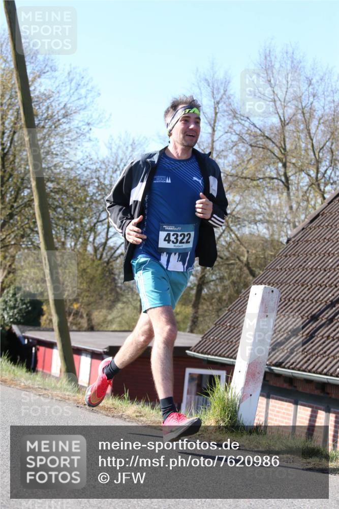06.04.2025 - 44. Internationalen Wilhelmsburger Insellauf Jannik Wohlers http://msf.ph/oto/7620986 06.04.2025 10:09:10 Laufen 4322 meine-sportfotos.de