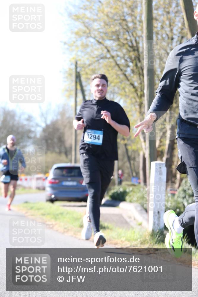 06.04.2025 - 44. Internationalen Wilhelmsburger Insellauf Jannik Wohlers http://msf.ph/oto/7621001 06.04.2025 10:09:15 Laufen 3294 meine-sportfotos.de