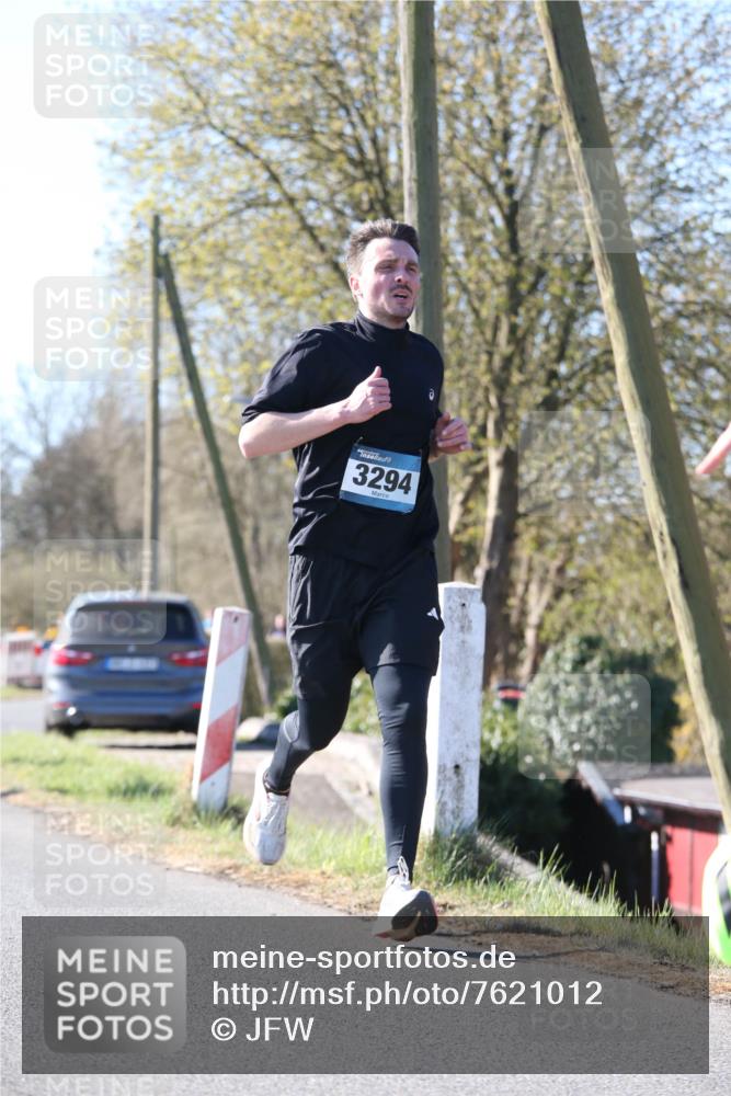 06.04.2025 - 44. Internationalen Wilhelmsburger Insellauf Jannik Wohlers http://msf.ph/oto/7621012 06.04.2025 10:09:15 Laufen 3294 meine-sportfotos.de