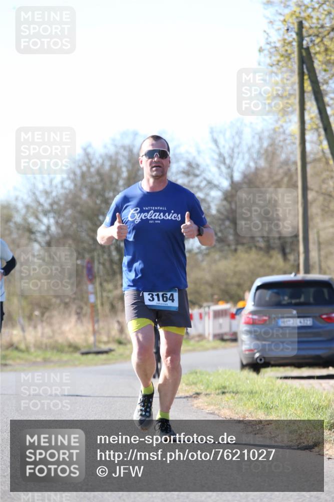 06.04.2025 - 44. Internationalen Wilhelmsburger Insellauf Jannik Wohlers http://msf.ph/oto/7621027 06.04.2025 10:09:20 Laufen 3164 meine-sportfotos.de
