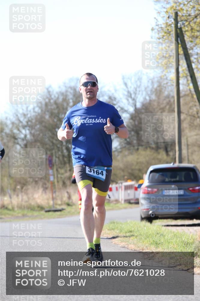 06.04.2025 - 44. Internationalen Wilhelmsburger Insellauf Jannik Wohlers http://msf.ph/oto/7621028 06.04.2025 10:09:20 Laufen 3164 meine-sportfotos.de