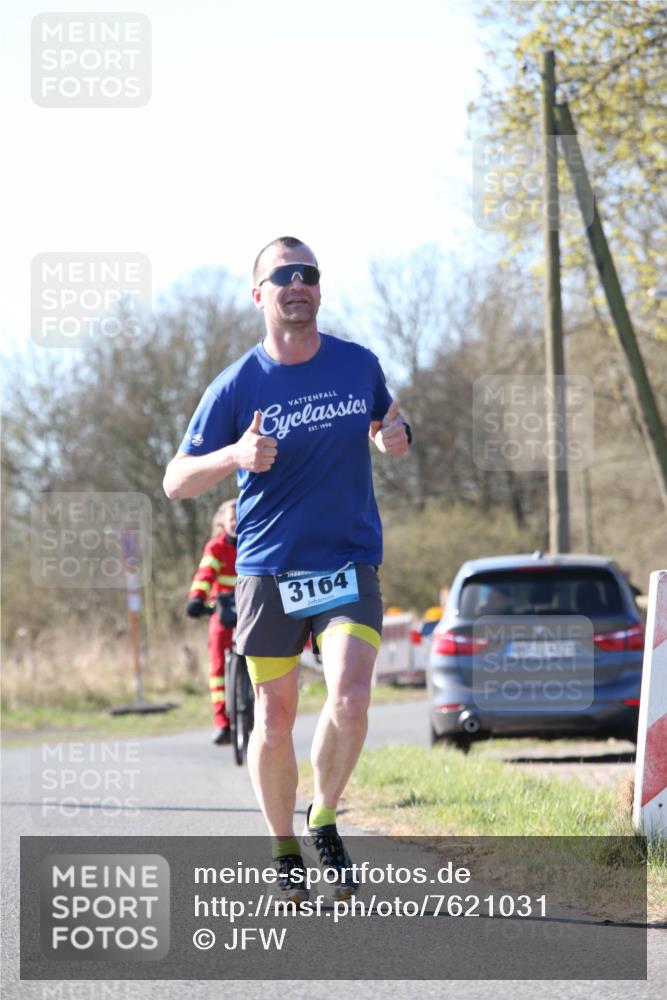 06.04.2025 - 44. Internationalen Wilhelmsburger Insellauf Jannik Wohlers http://msf.ph/oto/7621031 06.04.2025 10:09:20 Laufen 3164 meine-sportfotos.de