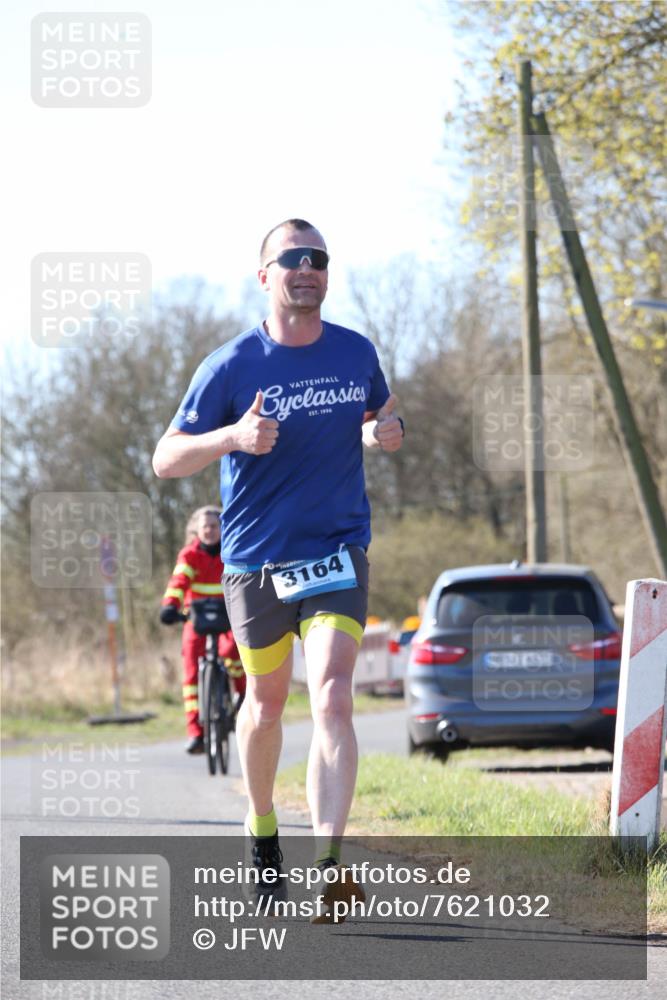 06.04.2025 - 44. Internationalen Wilhelmsburger Insellauf Jannik Wohlers http://msf.ph/oto/7621032 06.04.2025 10:09:20 Laufen 3164 meine-sportfotos.de