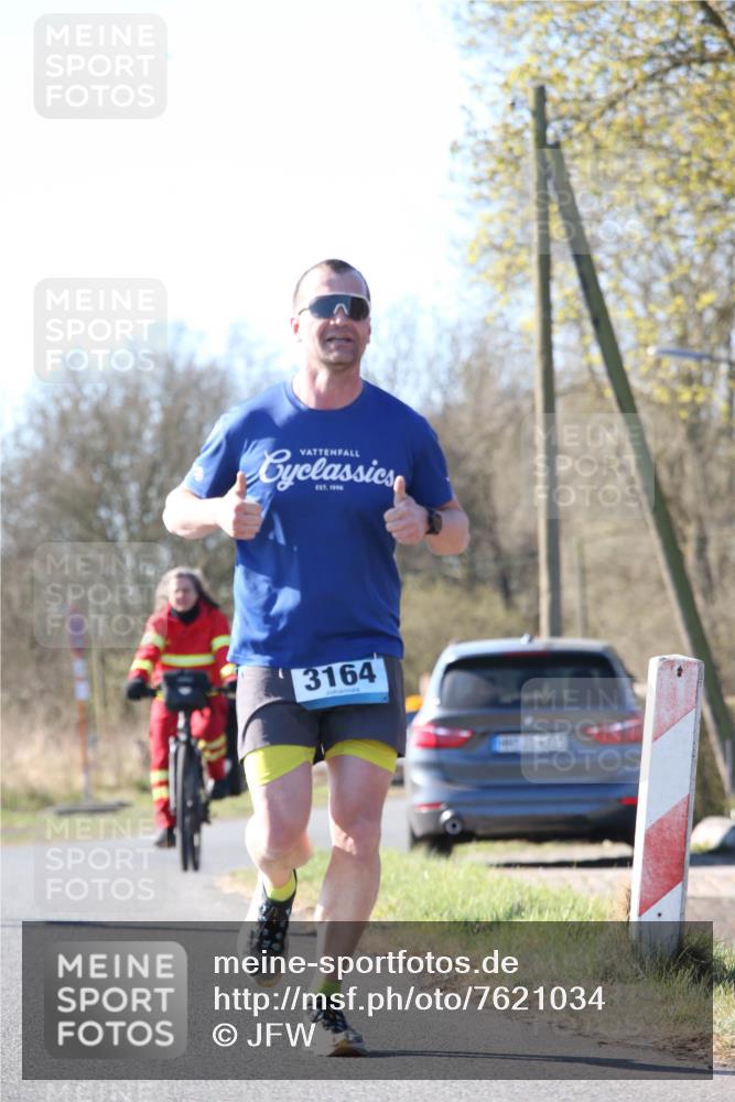 06.04.2025 - 44. Internationalen Wilhelmsburger Insellauf Jannik Wohlers http://msf.ph/oto/7621034 06.04.2025 10:09:20 Laufen 3164 meine-sportfotos.de
