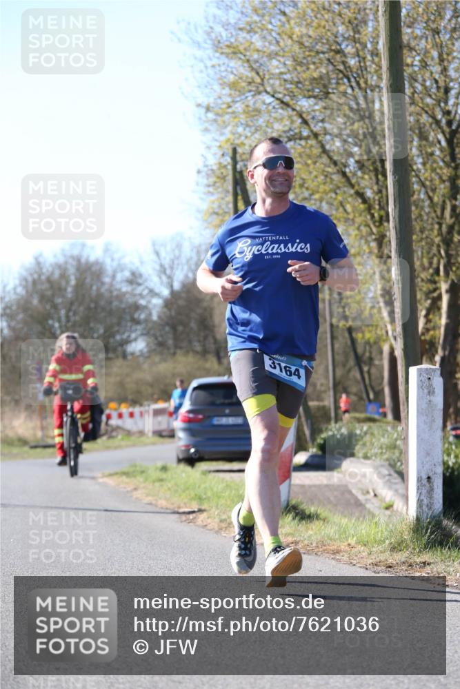 06.04.2025 - 44. Internationalen Wilhelmsburger Insellauf Jannik Wohlers http://msf.ph/oto/7621036 06.04.2025 10:09:21 Laufen 3164 meine-sportfotos.de