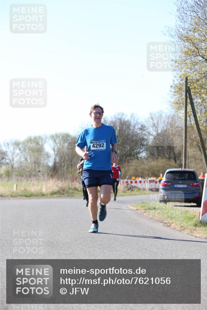 06.04.2025 - 44. Internationalen Wilhelmsburger Insellauf Jannik Wohlers http://msf.ph/oto/7621056 06.04.2025 10:09:35 Laufen 4292, 4323 meine-sportfotos.de