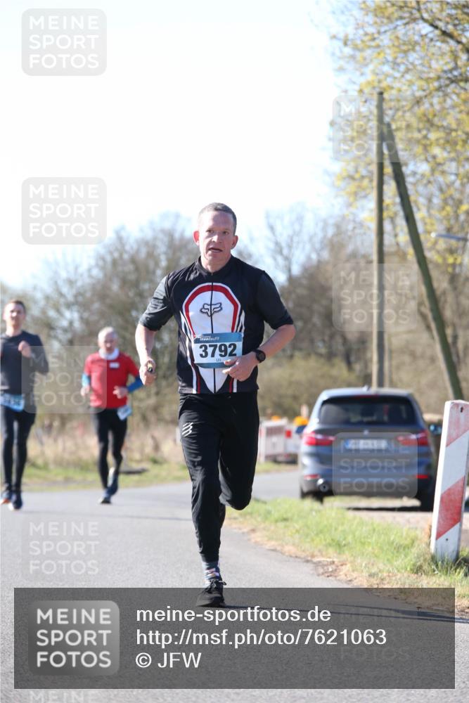 06.04.2025 - 44. Internationalen Wilhelmsburger Insellauf Jannik Wohlers http://msf.ph/oto/7621063 06.04.2025 10:09:38 Laufen 3792 meine-sportfotos.de