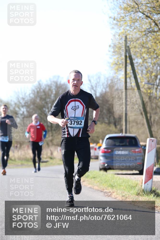 06.04.2025 - 44. Internationalen Wilhelmsburger Insellauf Jannik Wohlers http://msf.ph/oto/7621064 06.04.2025 10:09:38 Laufen 3, 3792 meine-sportfotos.de