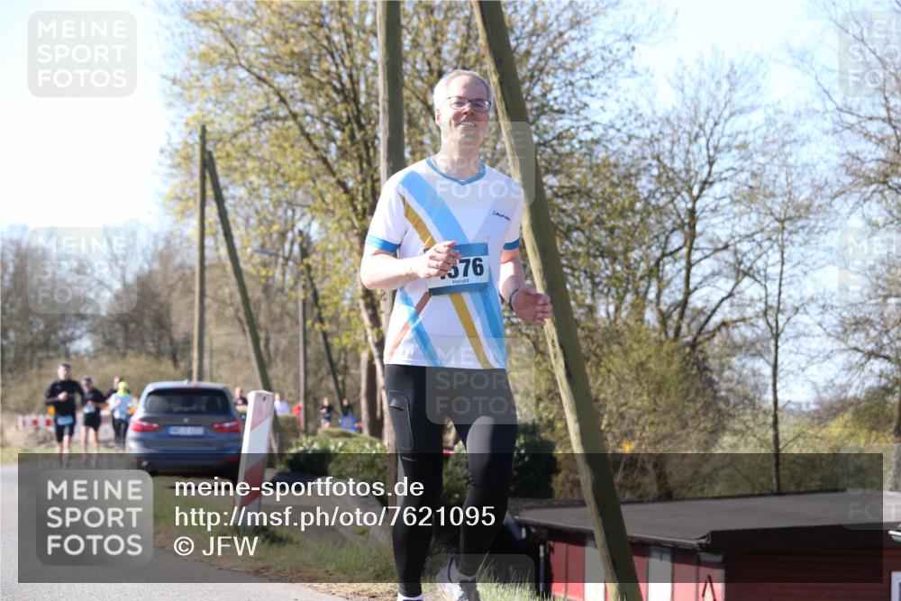 06.04.2025 - 44. Internationalen Wilhelmsburger Insellauf Jannik Wohlers http://msf.ph/oto/7621095 06.04.2025 10:10:05 Laufen 376 meine-sportfotos.de