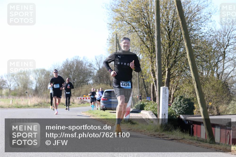 06.04.2025 - 44. Internationalen Wilhelmsburger Insellauf Jannik Wohlers http://msf.ph/oto/7621100 06.04.2025 10:10:14 Laufen 3341, 1438, 31, 423, 4428 meine-sportfotos.de
