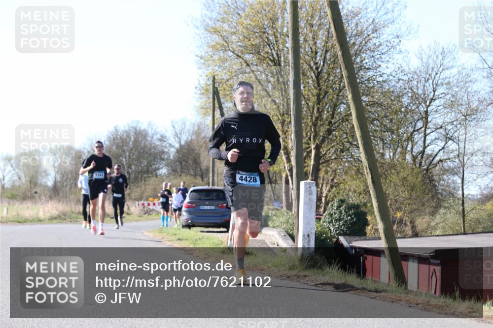 06.04.2025 - 44. Internationalen Wilhelmsburger Insellauf Jannik Wohlers http://msf.ph/oto/7621102 06.04.2025 10:10:14 Laufen 3341, 437, 31, 4323, 4428 meine-sportfotos.de