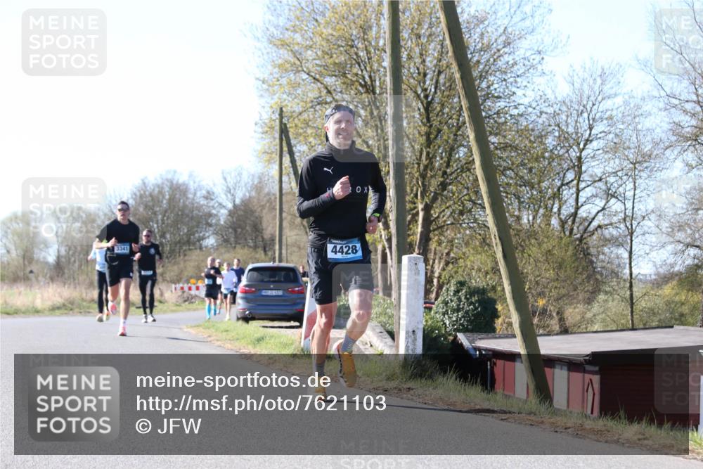 06.04.2025 - 44. Internationalen Wilhelmsburger Insellauf Jannik Wohlers http://msf.ph/oto/7621103 06.04.2025 10:10:14 Laufen 3341, 4428 meine-sportfotos.de