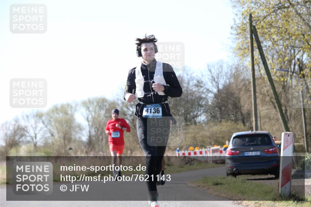 06.04.2025 - 44. Internationalen Wilhelmsburger Insellauf Jannik Wohlers http://msf.ph/oto/7621143 06.04.2025 10:10:29 Laufen 3556, 4136, 31, 4323 meine-sportfotos.de