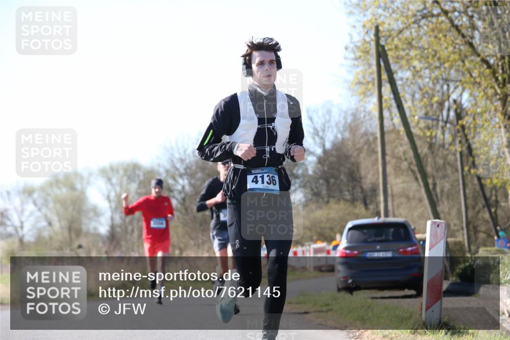06.04.2025 - 44. Internationalen Wilhelmsburger Insellauf Jannik Wohlers http://msf.ph/oto/7621145 06.04.2025 10:10:29 Laufen 4136 meine-sportfotos.de