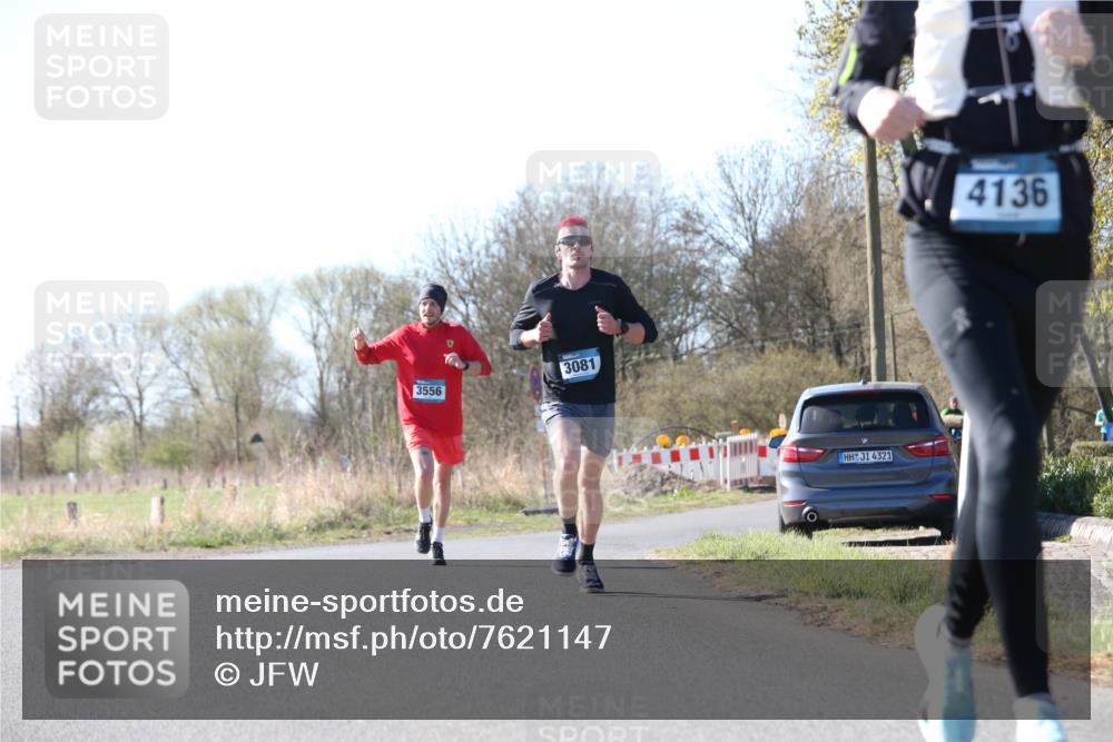 06.04.2025 - 44. Internationalen Wilhelmsburger Insellauf Jannik Wohlers http://msf.ph/oto/7621147 06.04.2025 10:10:30 Laufen 3556, 3081, 4321, 4136 meine-sportfotos.de