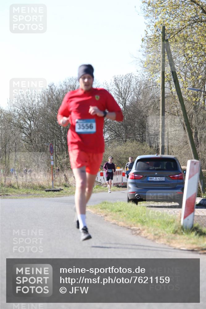 06.04.2025 - 44. Internationalen Wilhelmsburger Insellauf Jannik Wohlers http://msf.ph/oto/7621159 06.04.2025 10:10:34 Laufen 3556, 486, 4321 meine-sportfotos.de
