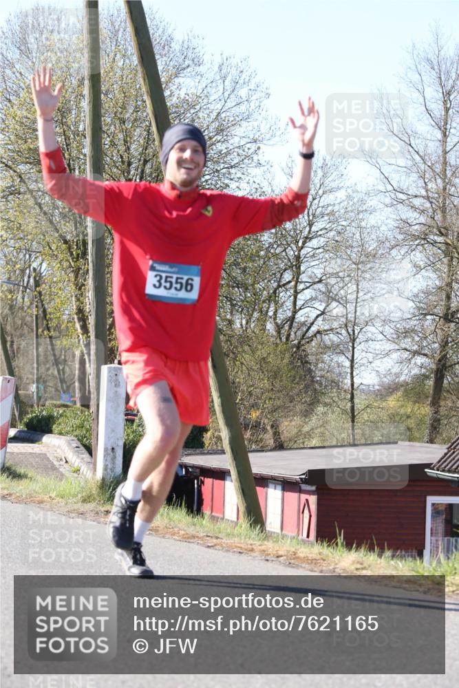 06.04.2025 - 44. Internationalen Wilhelmsburger Insellauf Jannik Wohlers http://msf.ph/oto/7621165 06.04.2025 10:10:36 Laufen 3556 meine-sportfotos.de