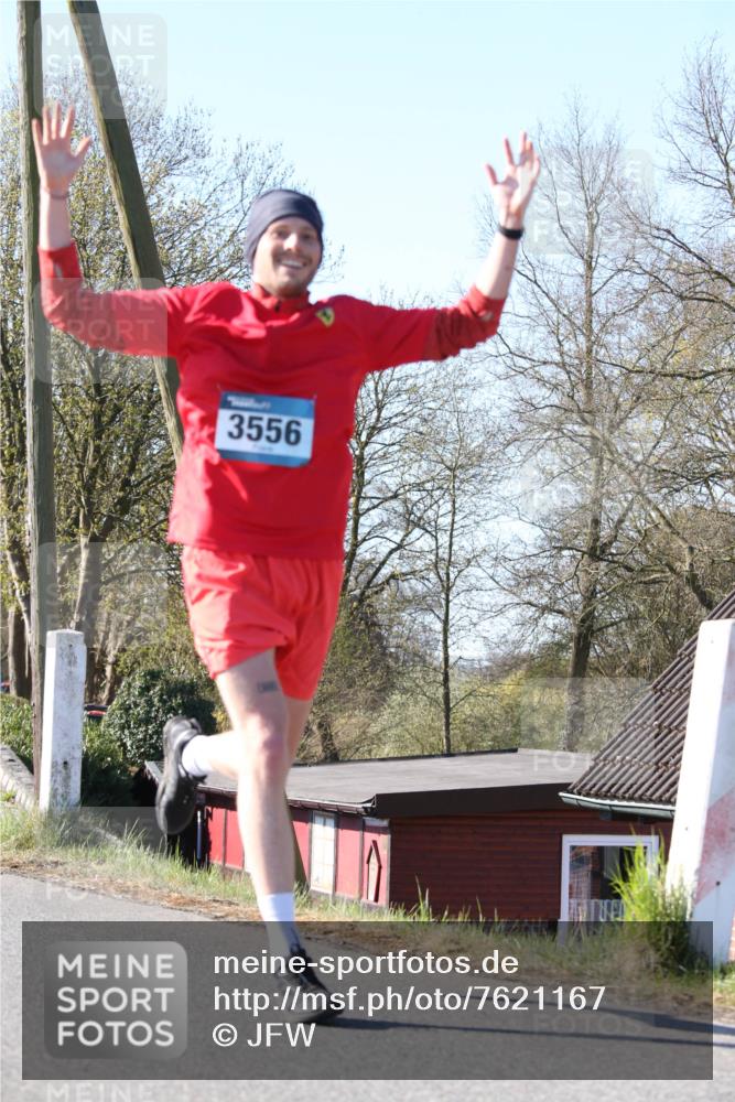 06.04.2025 - 44. Internationalen Wilhelmsburger Insellauf Jannik Wohlers http://msf.ph/oto/7621167 06.04.2025 10:10:36 Laufen 3556 meine-sportfotos.de
