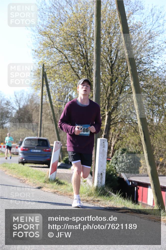 06.04.2025 - 44. Internationalen Wilhelmsburger Insellauf Jannik Wohlers http://msf.ph/oto/7621189 06.04.2025 10:10:50 Laufen 86 meine-sportfotos.de