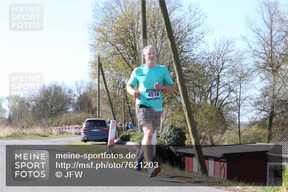 06.04.2025 - 44. Internationalen Wilhelmsburger Insellauf Jannik Wohlers http://msf.ph/oto/7621203 06.04.2025 10:11:03 Laufen 4516 meine-sportfotos.de