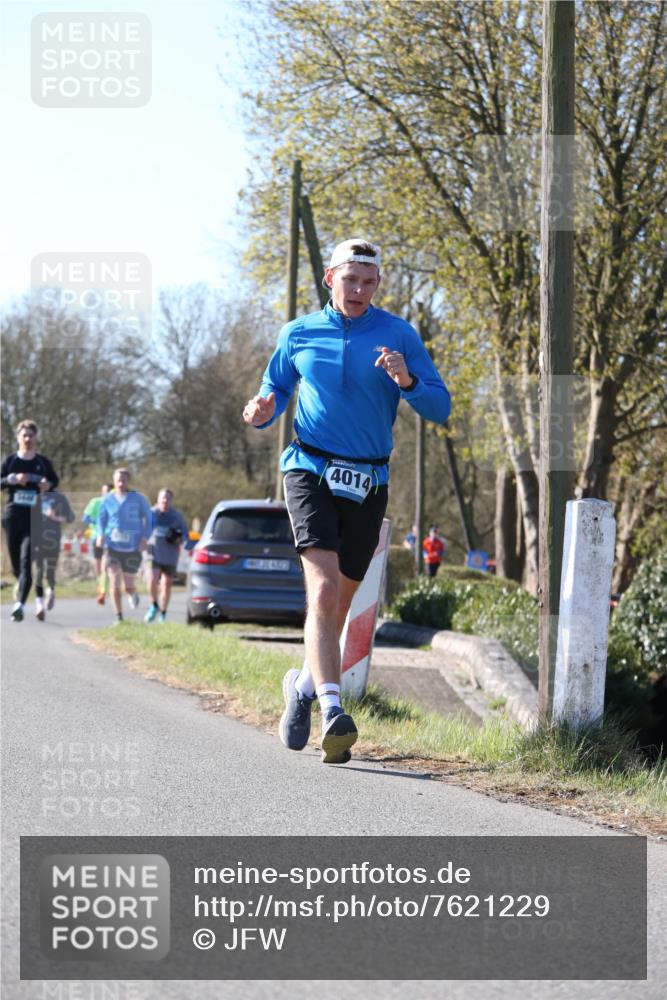 06.04.2025 - 44. Internationalen Wilhelmsburger Insellauf Jannik Wohlers http://msf.ph/oto/7621229 06.04.2025 10:11:20 Laufen 4014 meine-sportfotos.de
