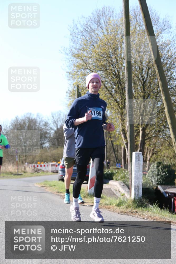 06.04.2025 - 44. Internationalen Wilhelmsburger Insellauf Jannik Wohlers http://msf.ph/oto/7621250 06.04.2025 10:11:30 Laufen 3195 meine-sportfotos.de