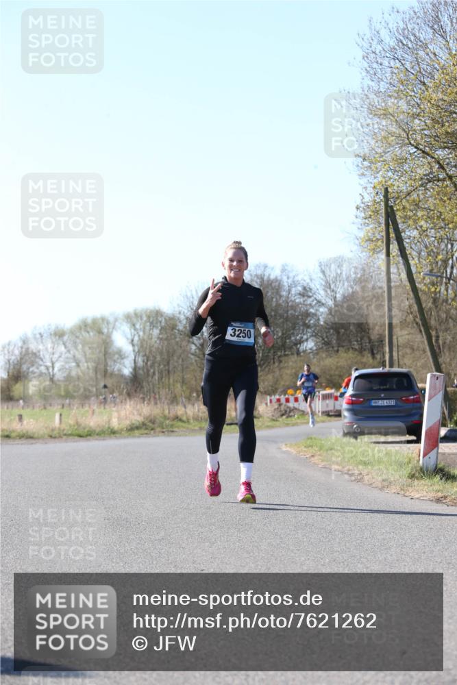 06.04.2025 - 44. Internationalen Wilhelmsburger Insellauf Jannik Wohlers http://msf.ph/oto/7621262 06.04.2025 10:11:34 Laufen 3250, 31, 4323 meine-sportfotos.de