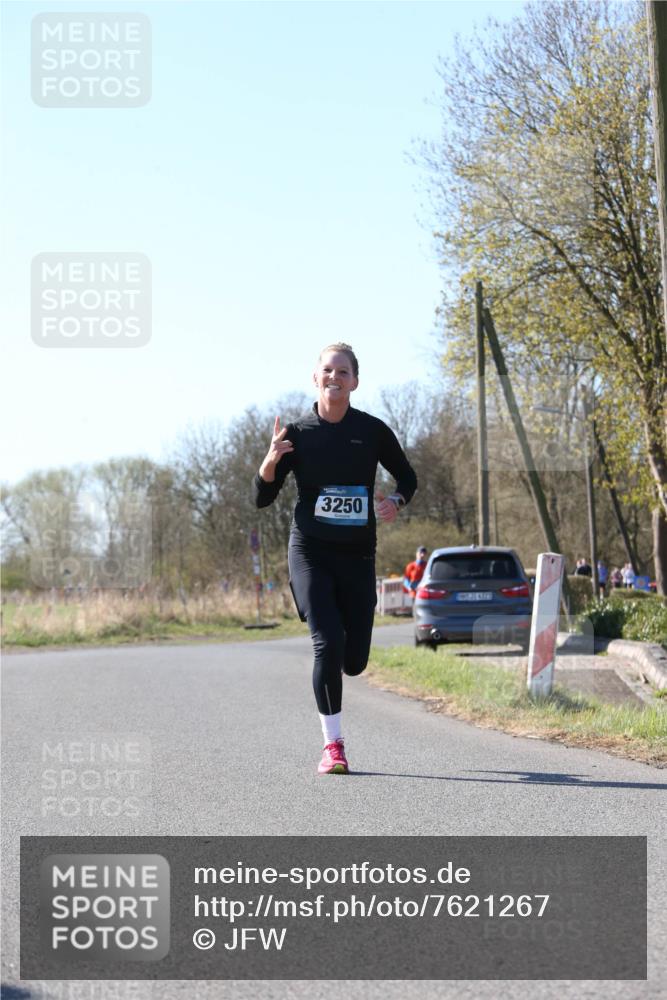 06.04.2025 - 44. Internationalen Wilhelmsburger Insellauf Jannik Wohlers http://msf.ph/oto/7621267 06.04.2025 10:11:34 Laufen 3250 meine-sportfotos.de