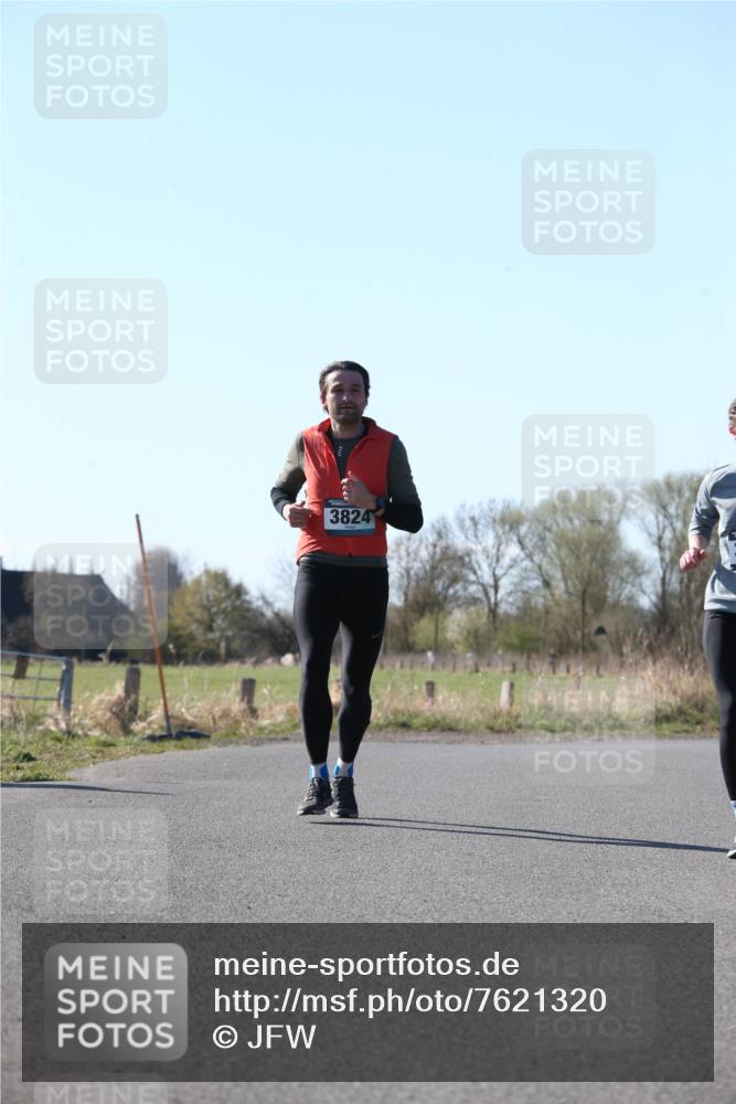 06.04.2025 - 44. Internationalen Wilhelmsburger Insellauf Jannik Wohlers http://msf.ph/oto/7621320 06.04.2025 10:12:12 Laufen 3824 meine-sportfotos.de