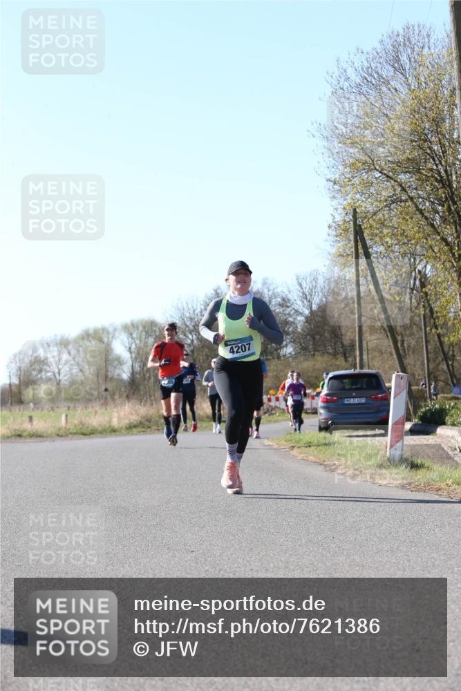 06.04.2025 - 44. Internationalen Wilhelmsburger Insellauf Jannik Wohlers http://msf.ph/oto/7621386 06.04.2025 10:12:32 Laufen 4207, 31, 4323 meine-sportfotos.de