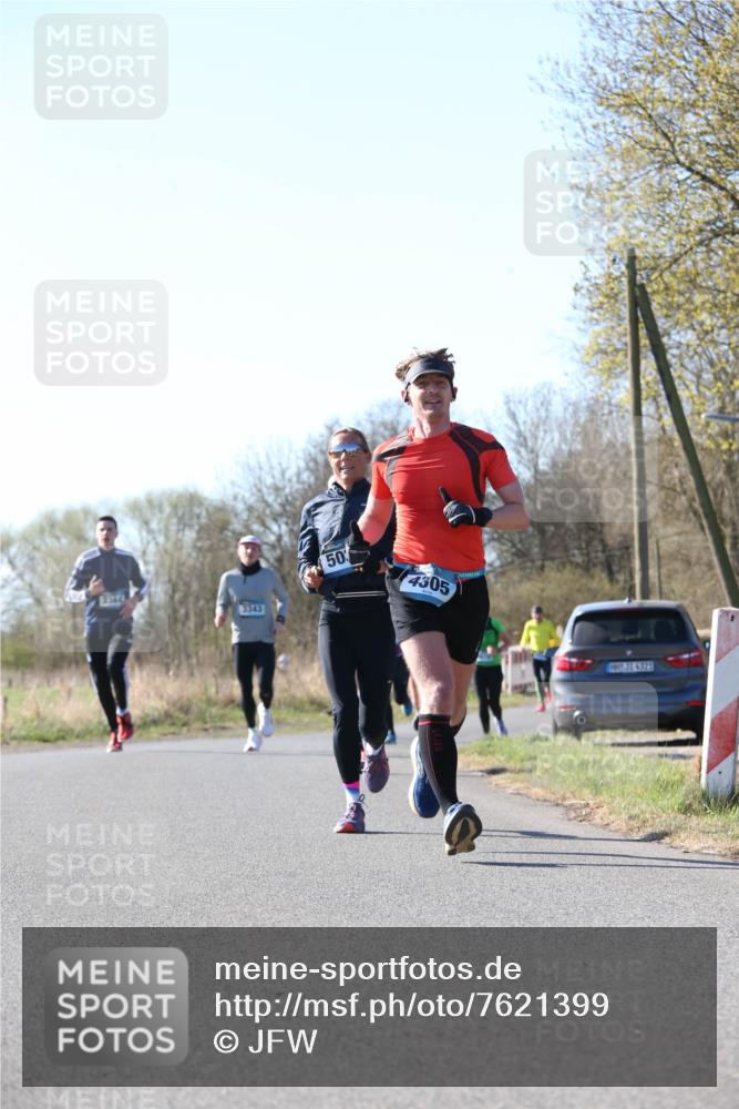 06.04.2025 - 44. Internationalen Wilhelmsburger Insellauf Jannik Wohlers http://msf.ph/oto/7621399 06.04.2025 10:12:35 Laufen 3343, 50, 4305, 46, 31, 4323 meine-sportfotos.de