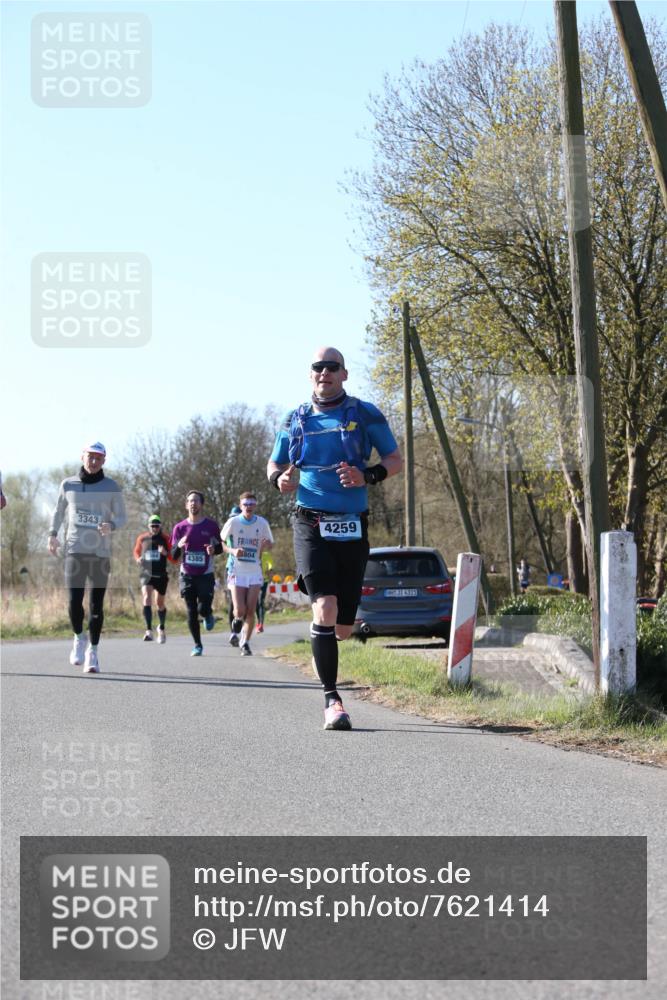 06.04.2025 - 44. Internationalen Wilhelmsburger Insellauf Jannik Wohlers http://msf.ph/oto/7621414 06.04.2025 10:12:38 Laufen 3343, 4385, 804, 4259, 31, 4323 meine-sportfotos.de
