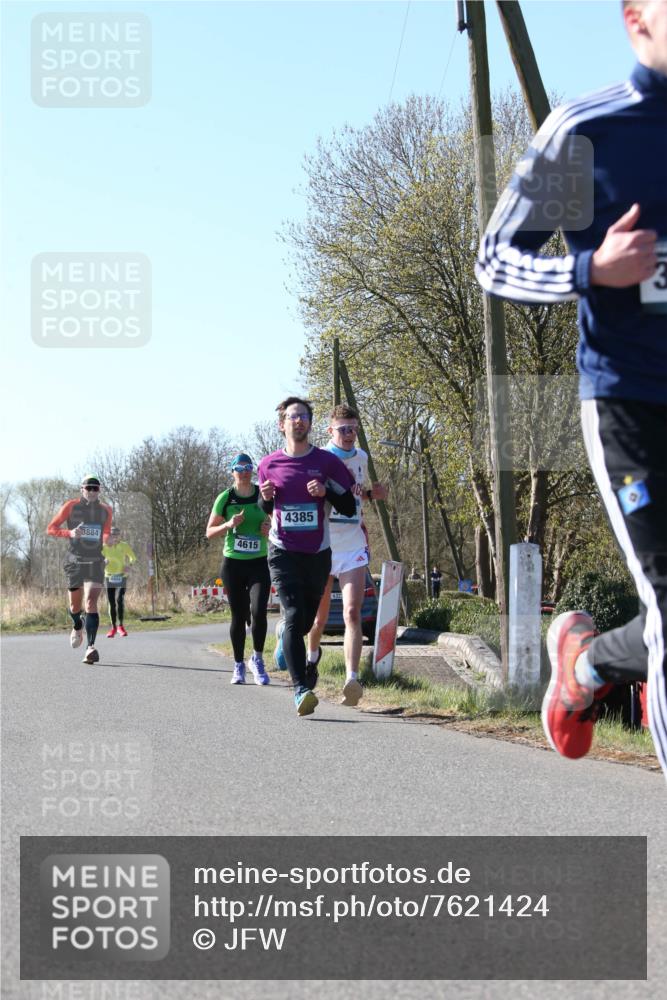 06.04.2025 - 44. Internationalen Wilhelmsburger Insellauf Jannik Wohlers http://msf.ph/oto/7621424 06.04.2025 10:12:43 Laufen 3884, 4615, 4385, 432 meine-sportfotos.de