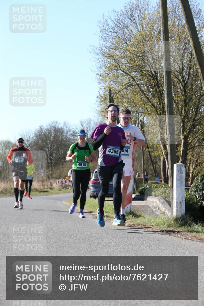 06.04.2025 - 44. Internationalen Wilhelmsburger Insellauf Jannik Wohlers http://msf.ph/oto/7621427 06.04.2025 10:12:43 Laufen 3884, 4454, 4615, 4385, 604 meine-sportfotos.de