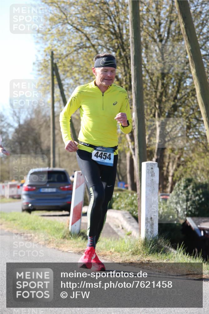 06.04.2025 - 44. Internationalen Wilhelmsburger Insellauf Jannik Wohlers http://msf.ph/oto/7621458 06.04.2025 10:12:51 Laufen 2, 4454 meine-sportfotos.de