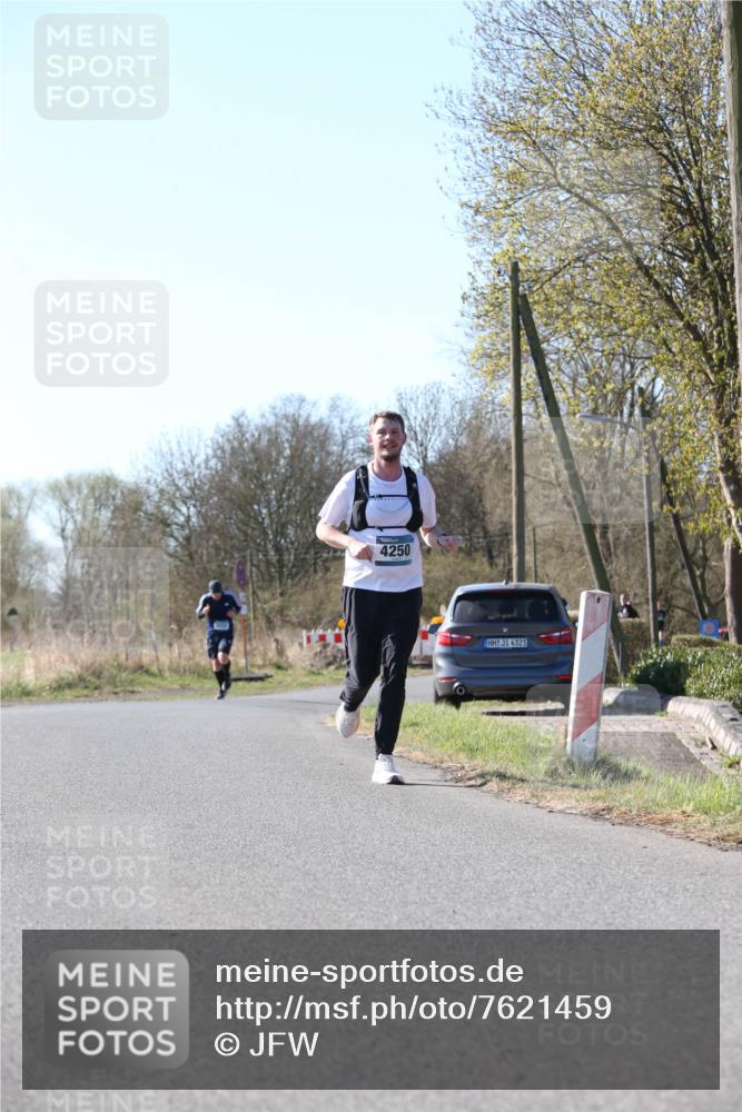 06.04.2025 - 44. Internationalen Wilhelmsburger Insellauf Jannik Wohlers http://msf.ph/oto/7621459 06.04.2025 10:12:51 Laufen 4250, 31, 4321 meine-sportfotos.de