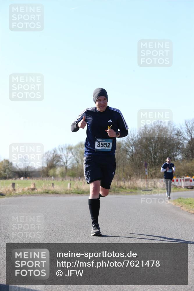 06.04.2025 - 44. Internationalen Wilhelmsburger Insellauf Jannik Wohlers http://msf.ph/oto/7621478 06.04.2025 10:13:02 Laufen 3552 meine-sportfotos.de