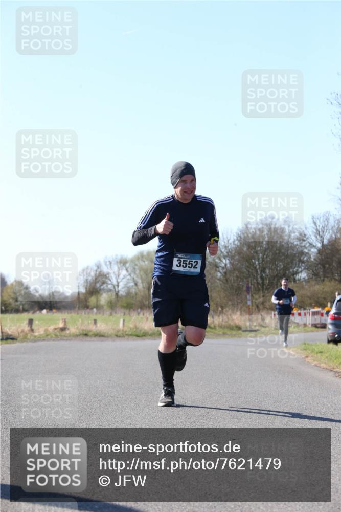06.04.2025 - 44. Internationalen Wilhelmsburger Insellauf Jannik Wohlers http://msf.ph/oto/7621479 06.04.2025 10:13:02 Laufen 3552 meine-sportfotos.de