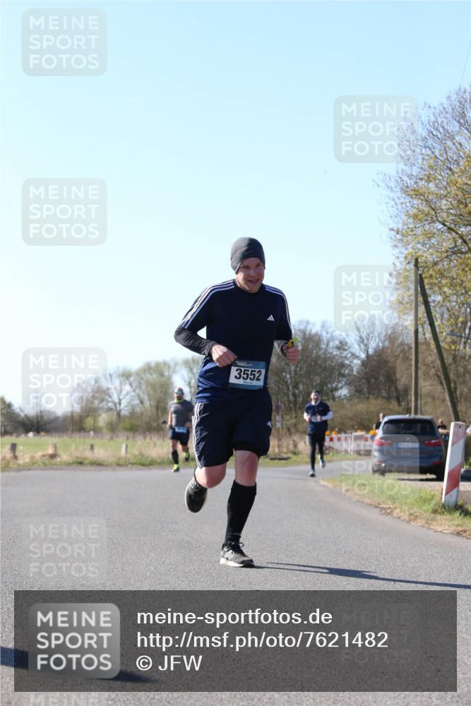 06.04.2025 - 44. Internationalen Wilhelmsburger Insellauf Jannik Wohlers http://msf.ph/oto/7621482 06.04.2025 10:13:03 Laufen 3552 meine-sportfotos.de