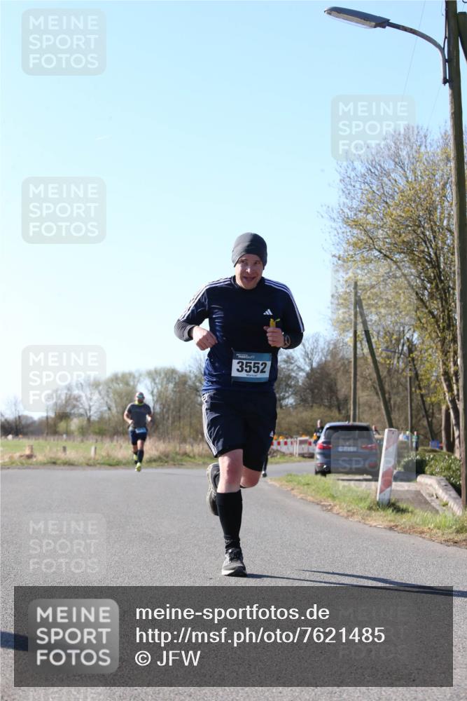 06.04.2025 - 44. Internationalen Wilhelmsburger Insellauf Jannik Wohlers http://msf.ph/oto/7621485 06.04.2025 10:13:03 Laufen 3552 meine-sportfotos.de