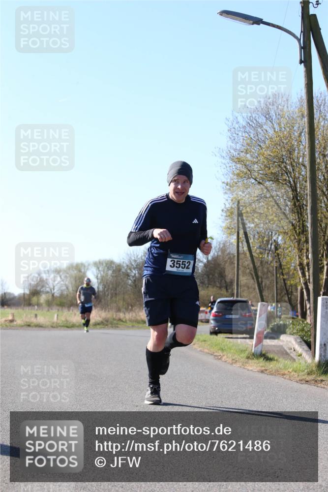 06.04.2025 - 44. Internationalen Wilhelmsburger Insellauf Jannik Wohlers http://msf.ph/oto/7621486 06.04.2025 10:13:03 Laufen 3552 meine-sportfotos.de