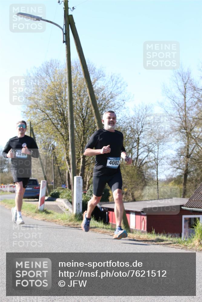 06.04.2025 - 44. Internationalen Wilhelmsburger Insellauf Jannik Wohlers http://msf.ph/oto/7621512 06.04.2025 10:13:20 Laufen 3284, 4082 meine-sportfotos.de
